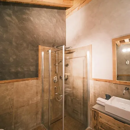 Polar Chalet *