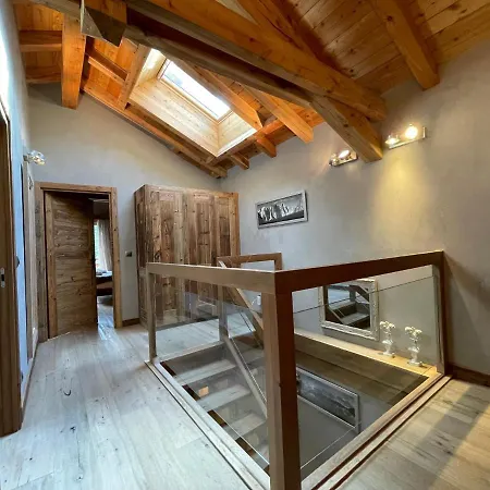 Polar Chalet *