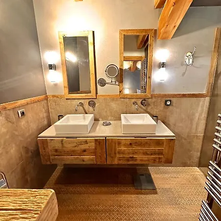 Polar Chalet *